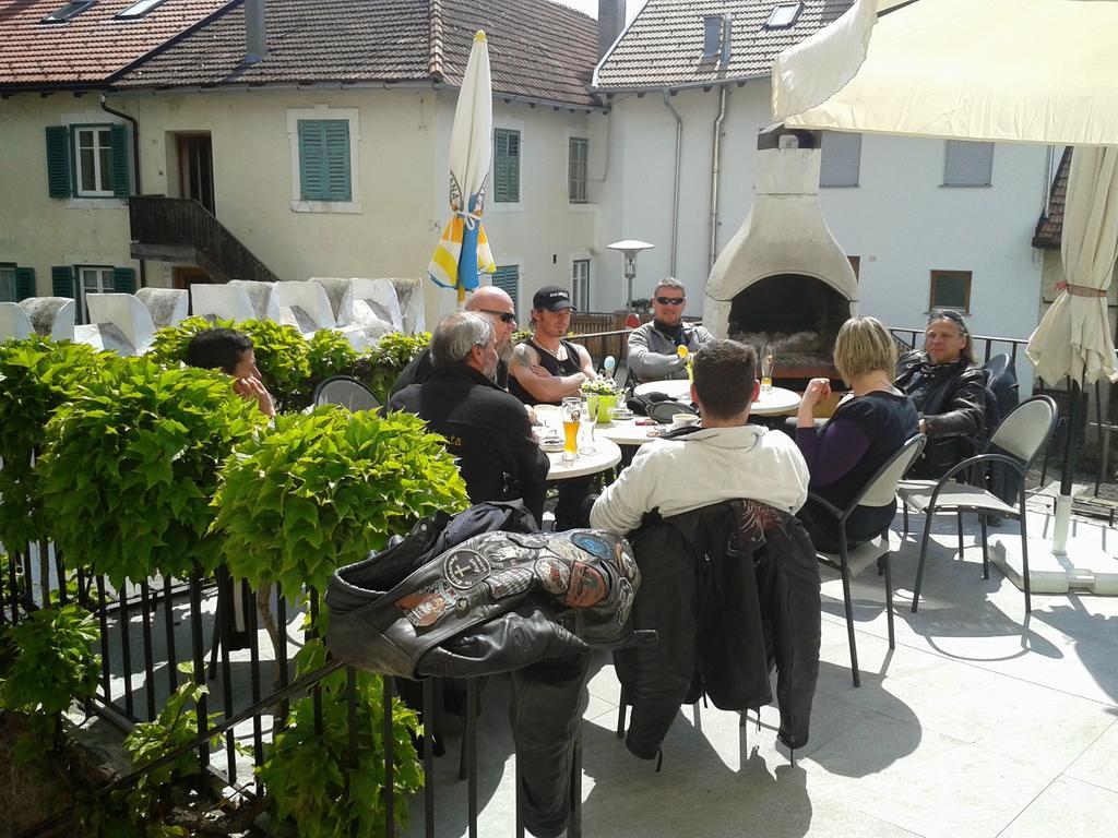 Garni Sonne Hotel Malles Venosta Bagian luar foto